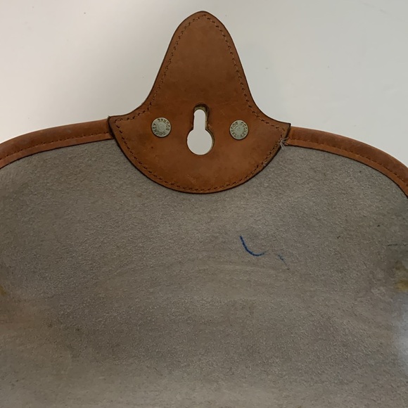 Vintage Dooney & Bourke Crossbody / Shoulder White Flap Fold Over Bag - Picture 14 of 16